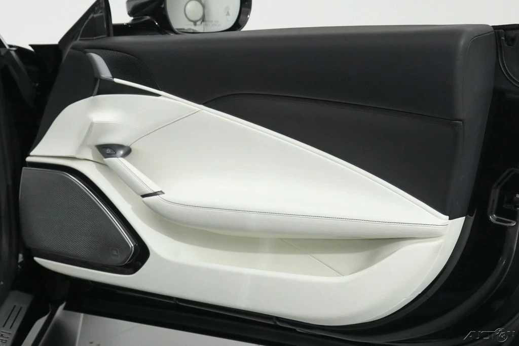 2021 Ferrari Roma - Image 18 of 21