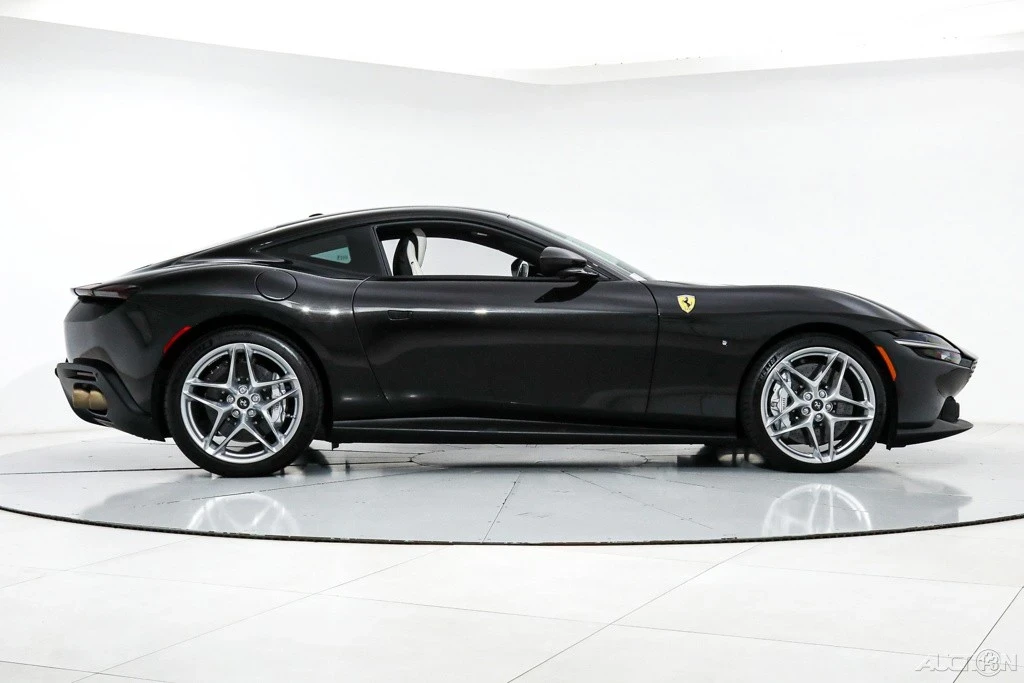 2021 Ferrari Roma - Image 9 of 21