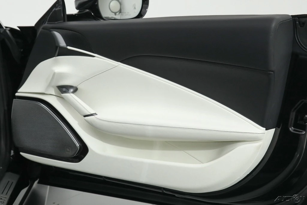 2021 Ferrari Roma - Image 18 of 21