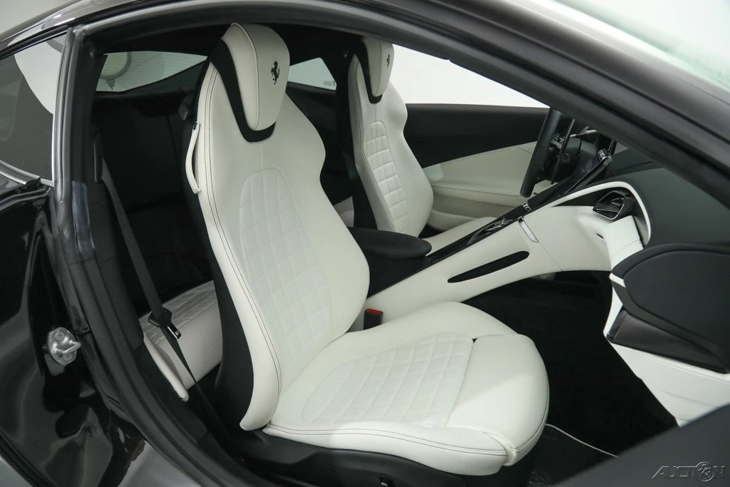 2021 Ferrari Roma - Image 20 of 21