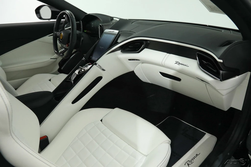 2021 Ferrari Roma - Image 19 of 21