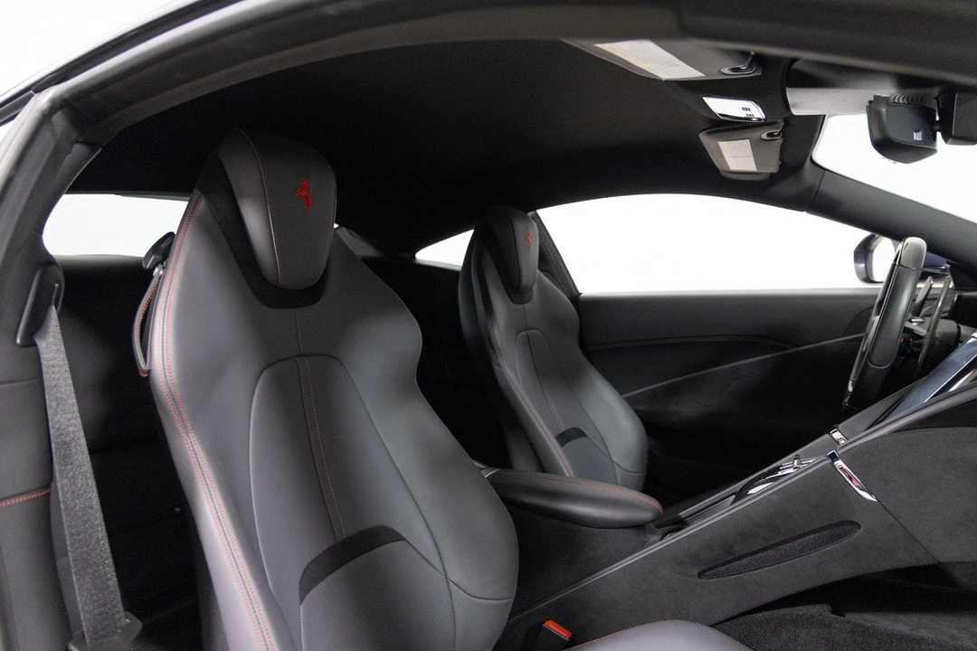 2021 Ferrari Roma - Image 24 of 31