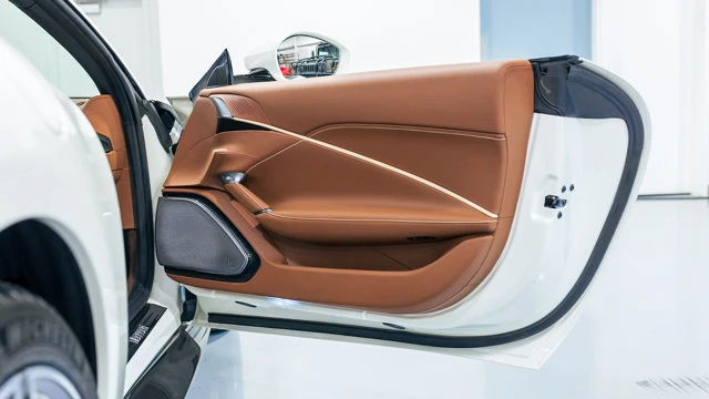 2021 Ferrari Roma - Image 11 of 15