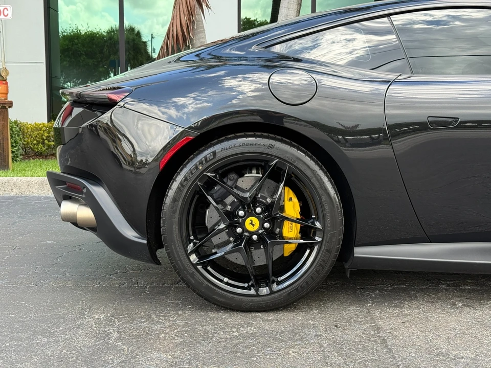2021 Ferrari Roma - Image 4 of 31