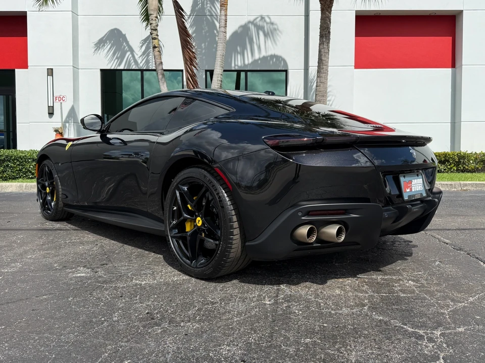 2021 Ferrari Roma - Image 17 of 31