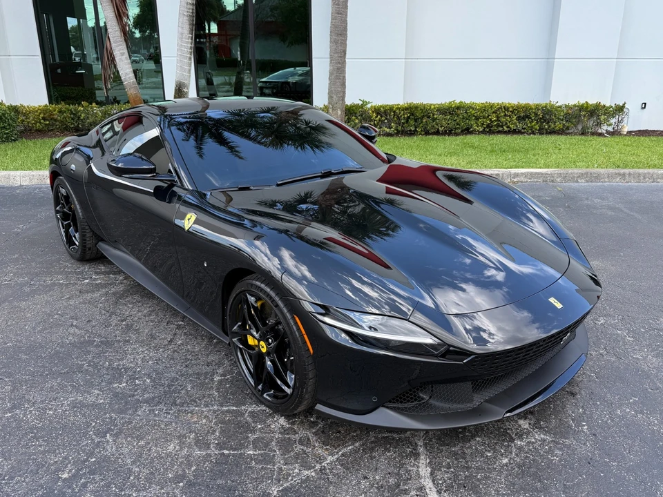 2021 Ferrari Roma - Image 5 of 31