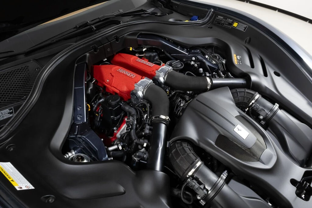 2021 Ferrari Roma - Image 24 of 31