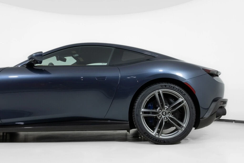 2021 Ferrari Roma - Image 17 of 31