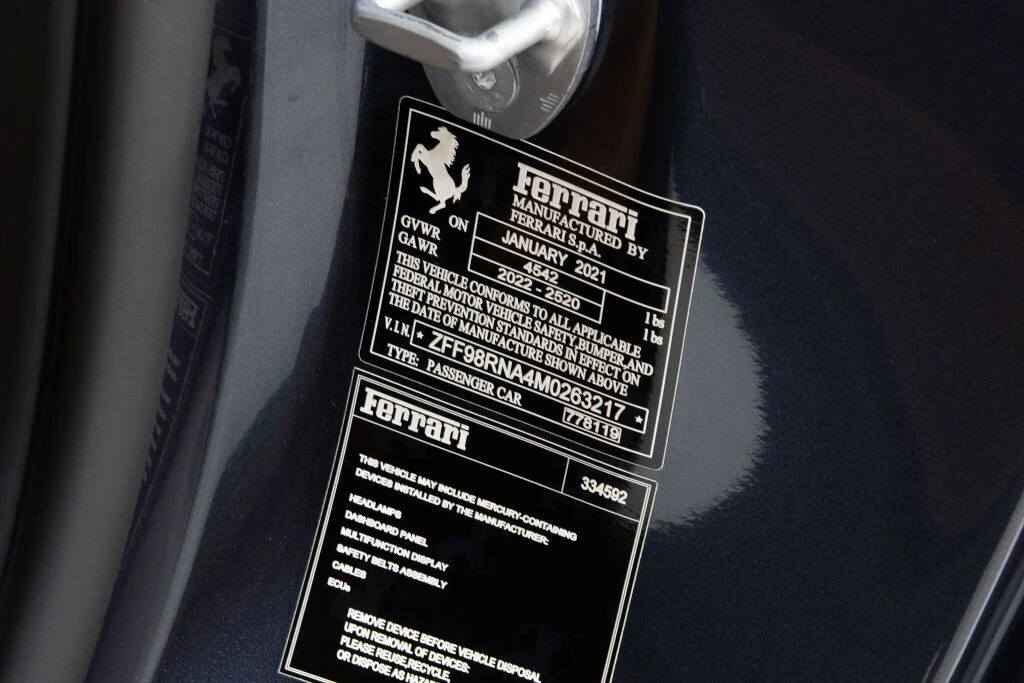 2021 Ferrari Roma - Image 28 of 31