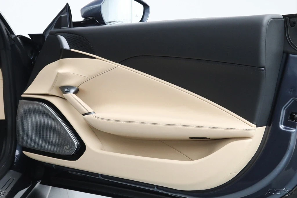 2021 Ferrari Roma - Image 18 of 21