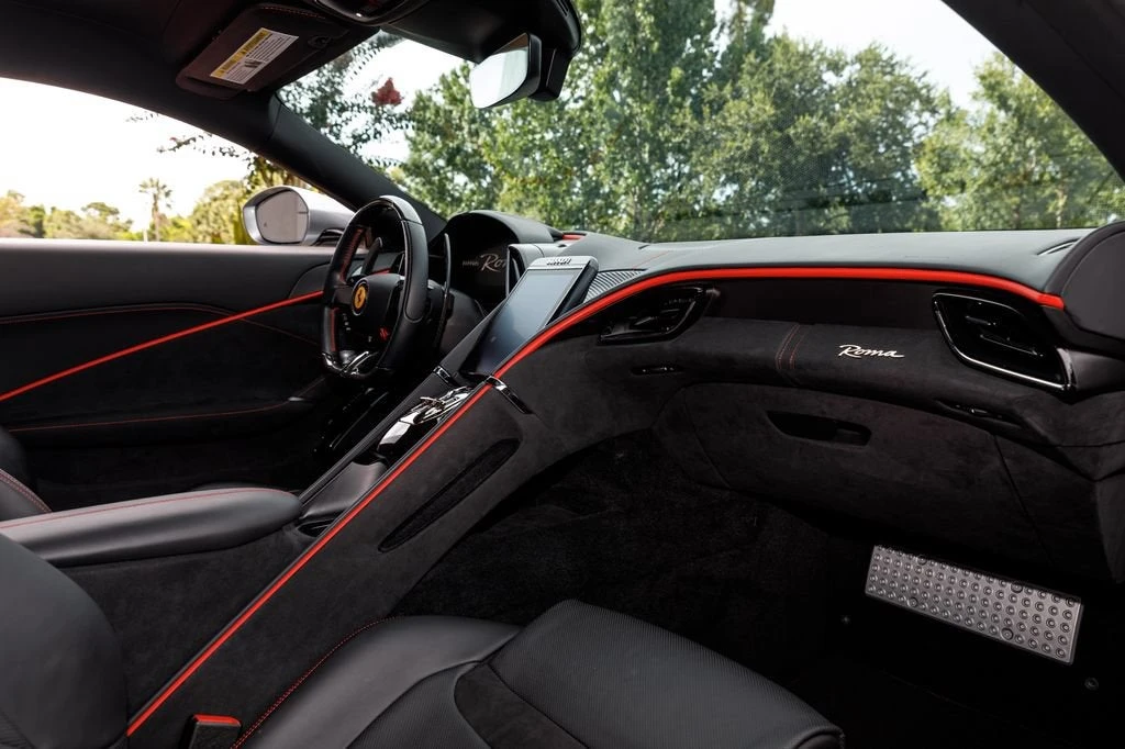 2021 Ferrari Roma - Image 17 of 31
