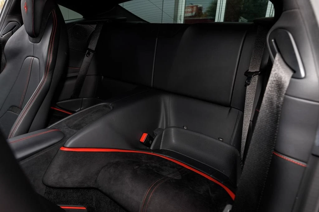 2021 Ferrari Roma - Image 21 of 31