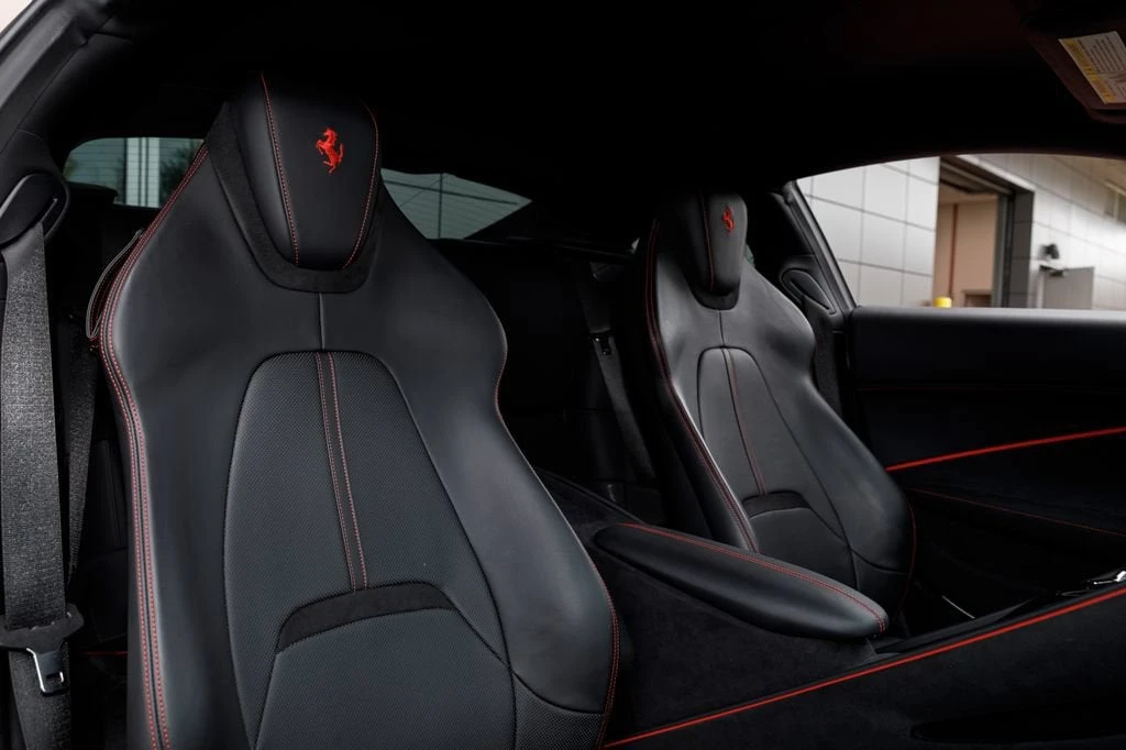 2021 Ferrari Roma - Image 12 of 31