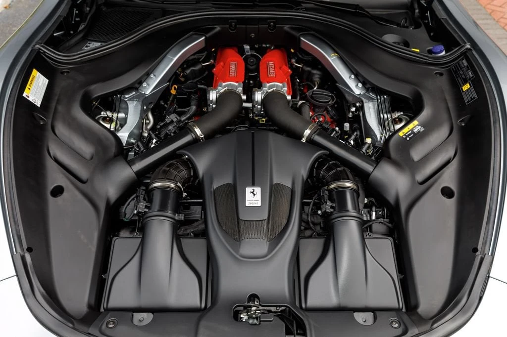 2021 Ferrari Roma - Image 13 of 31