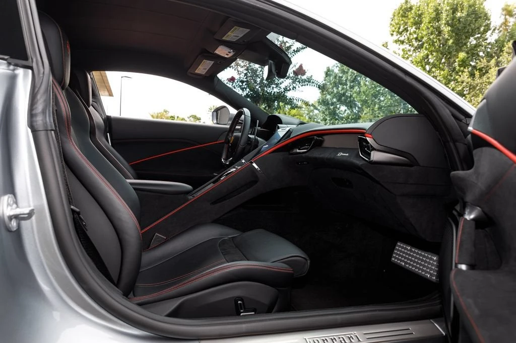 2021 Ferrari Roma - Image 14 of 31