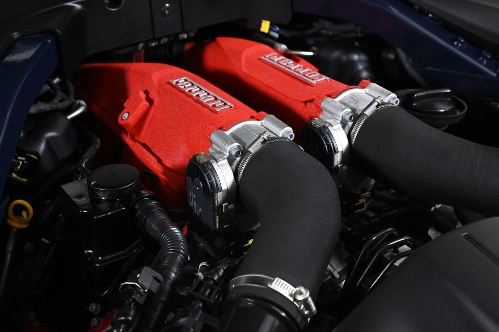 2021 Ferrari Roma - Image 28 of 31