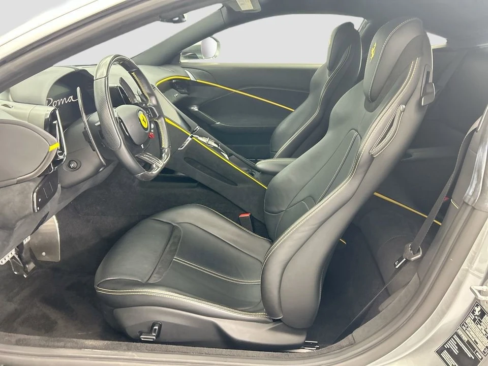2021 Ferrari Roma - Image 18 of 31