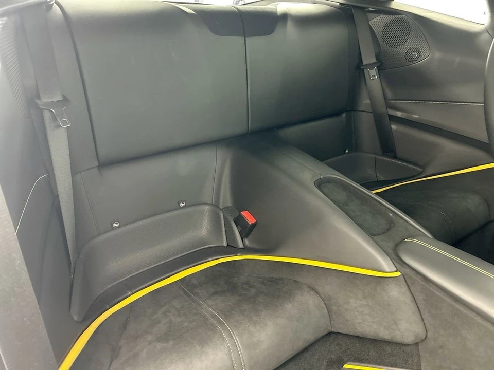 2021 Ferrari Roma - Image 21 of 31