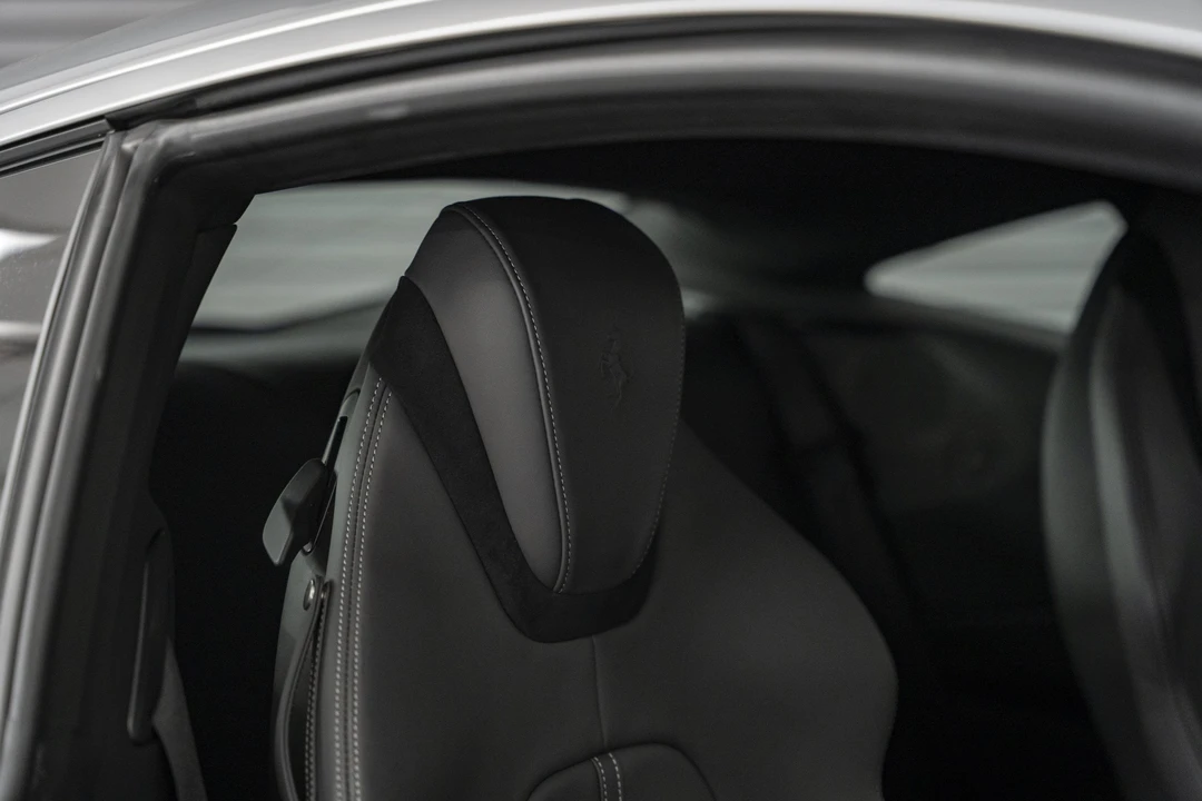 2021 Ferrari Roma - Image 26 of 31