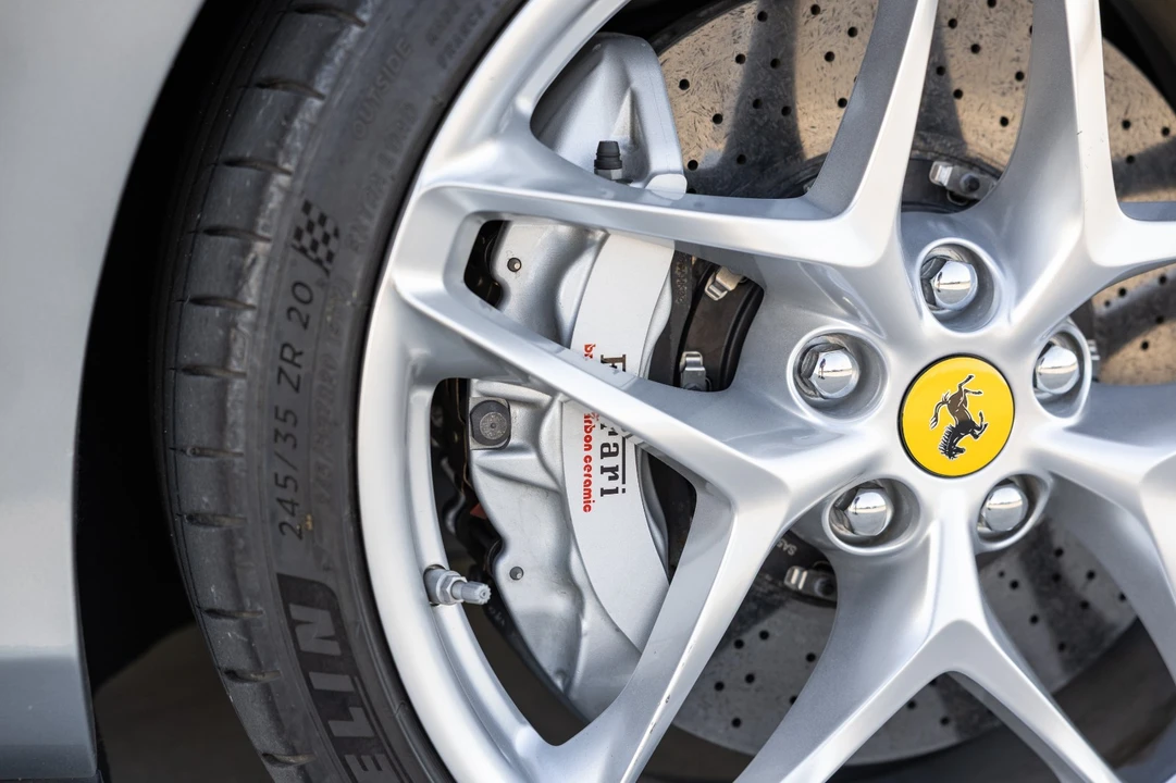 2021 Ferrari Roma - Image 10 of 12
