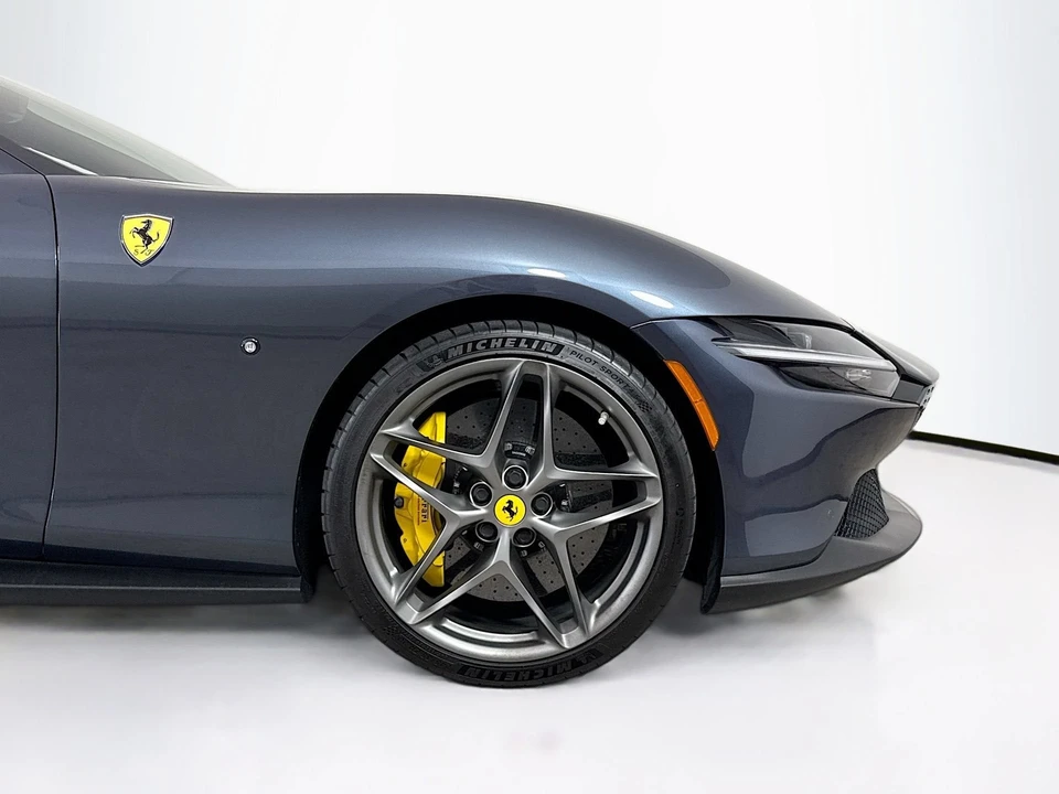 2021 Ferrari Roma - Image 28 of 31