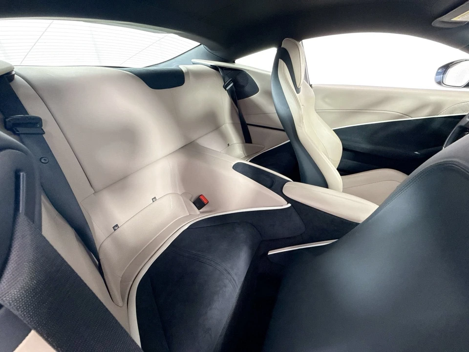 2021 Ferrari Roma - Image 22 of 31
