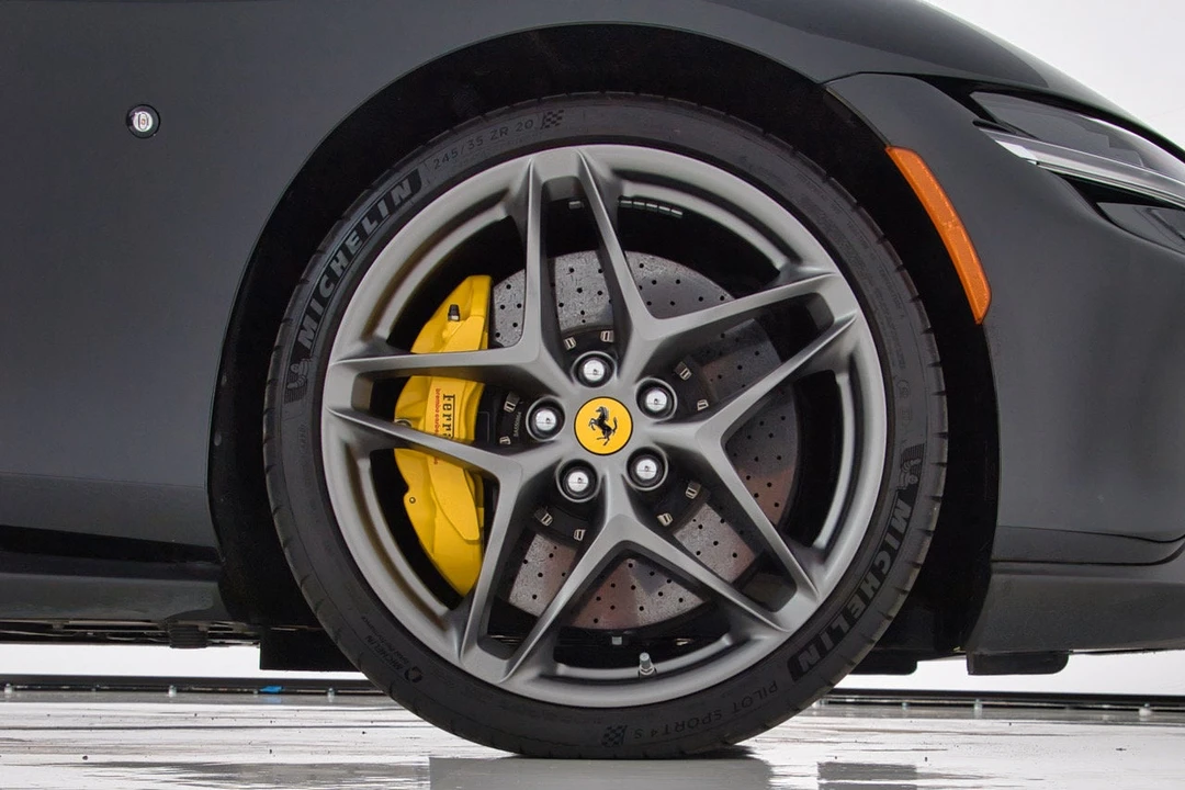 2021 Ferrari Roma - Image 20 of 31