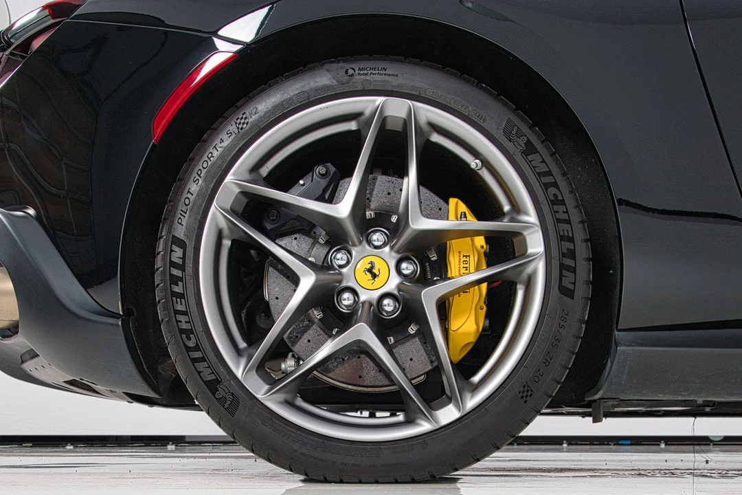 2021 Ferrari Roma - Image 19 of 31