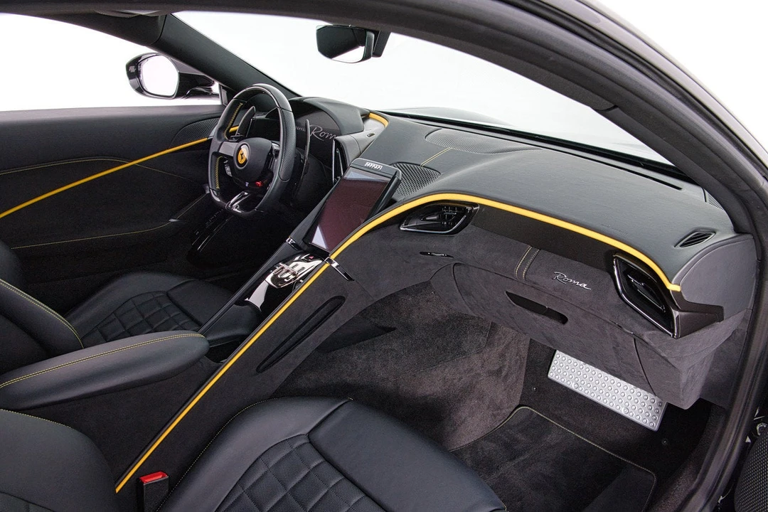2021 Ferrari Roma - Image 16 of 31
