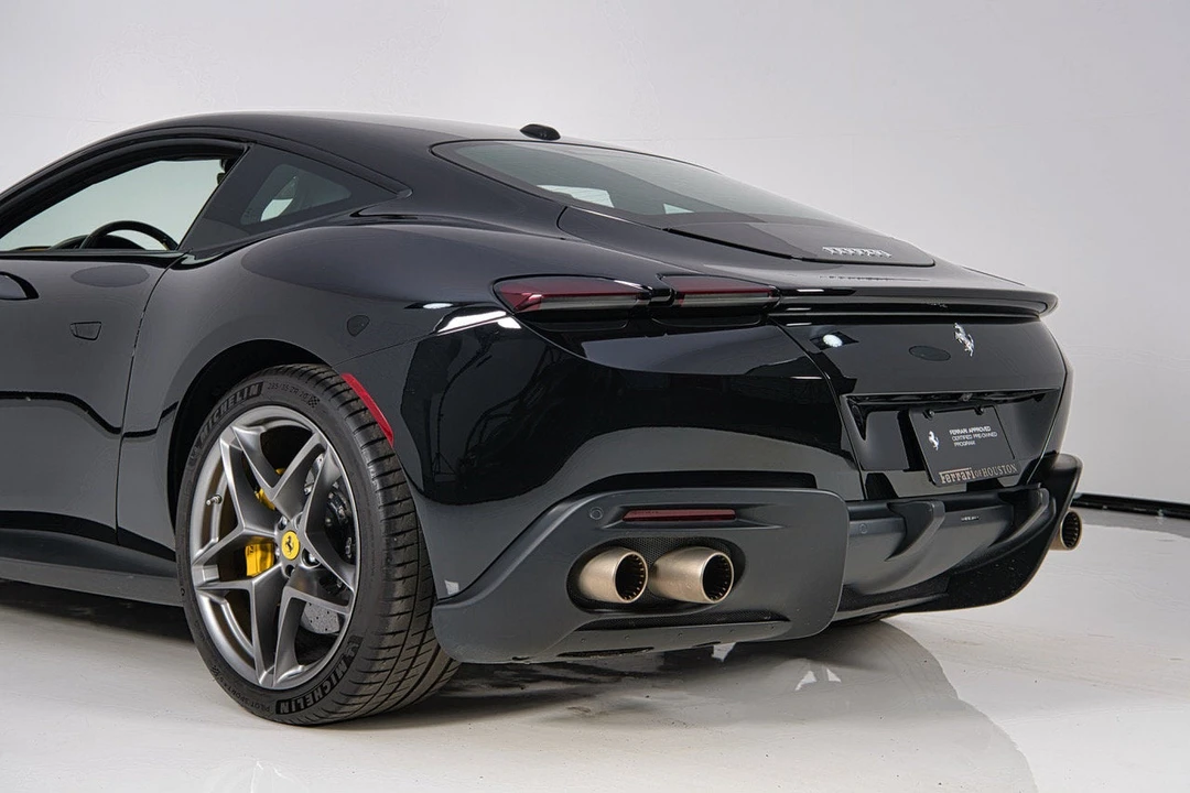 2021 Ferrari Roma - Image 24 of 31