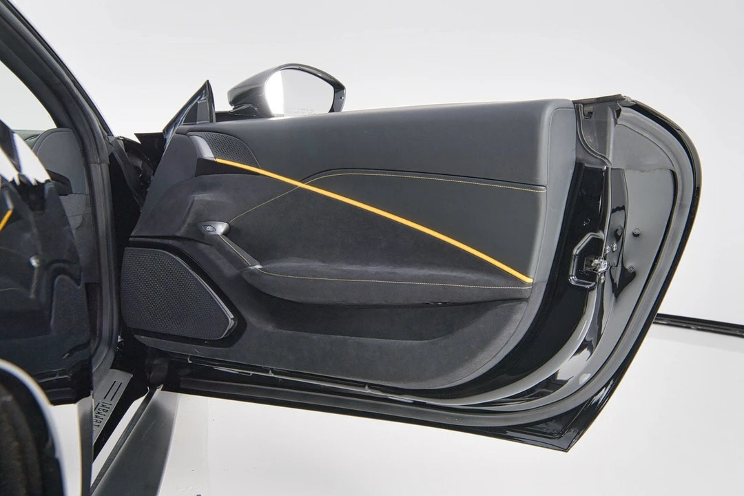 2021 Ferrari Roma - Image 22 of 31