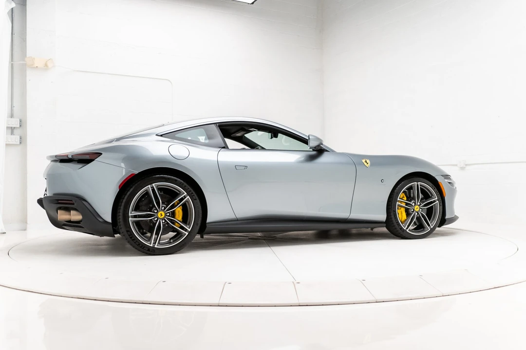 2021 Ferrari Roma - Image 14 of 31