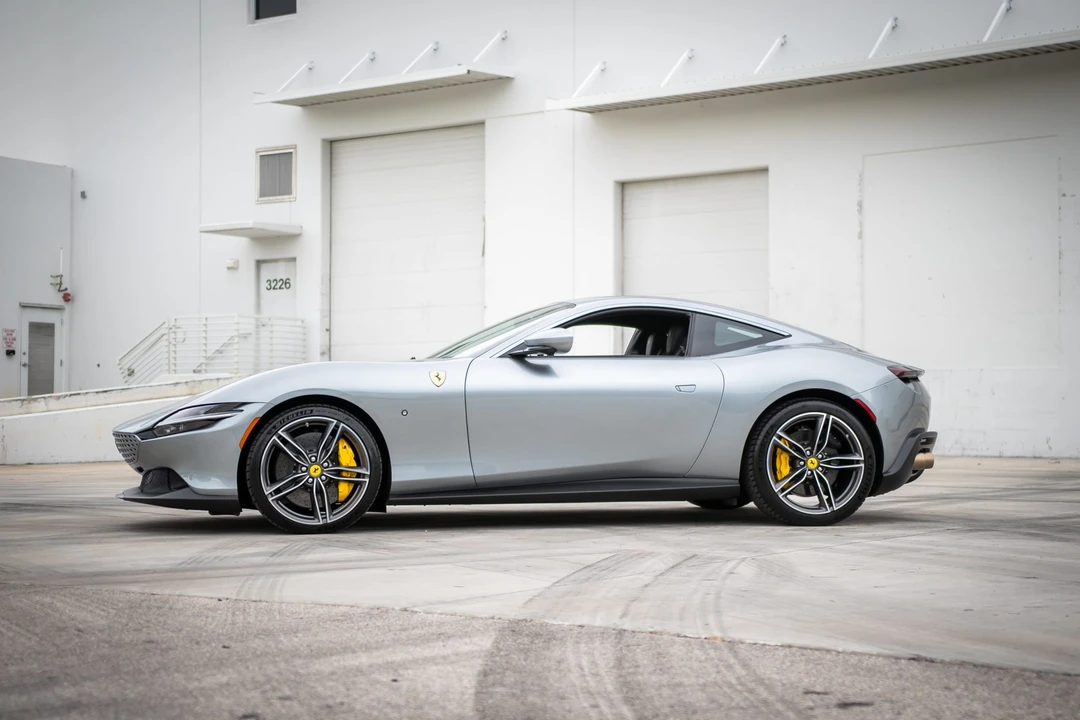 2021 Ferrari Roma - Image 26 of 31