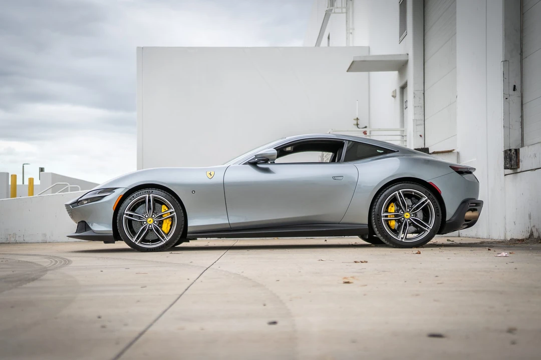 2021 Ferrari Roma - Image 27 of 31