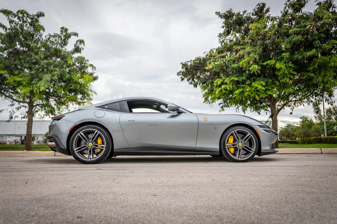 2021 Ferrari Roma - Image 30 of 31