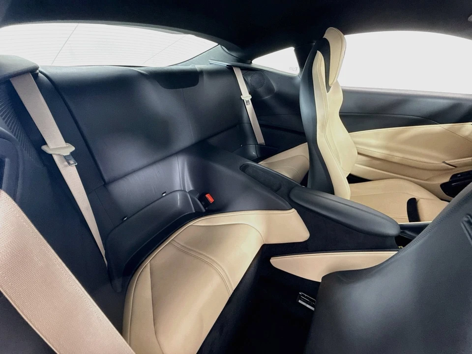 2021 Ferrari Roma - Image 22 of 31