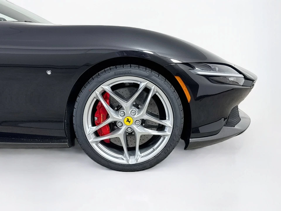 2021 Ferrari Roma - Image 28 of 31