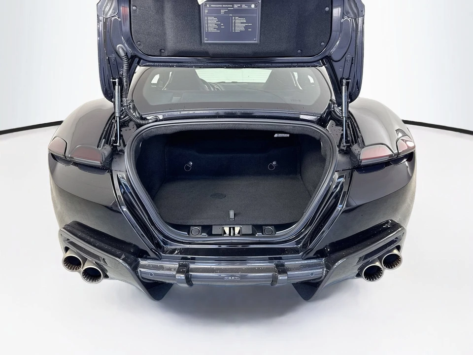 2021 Ferrari Roma - Image 27 of 31