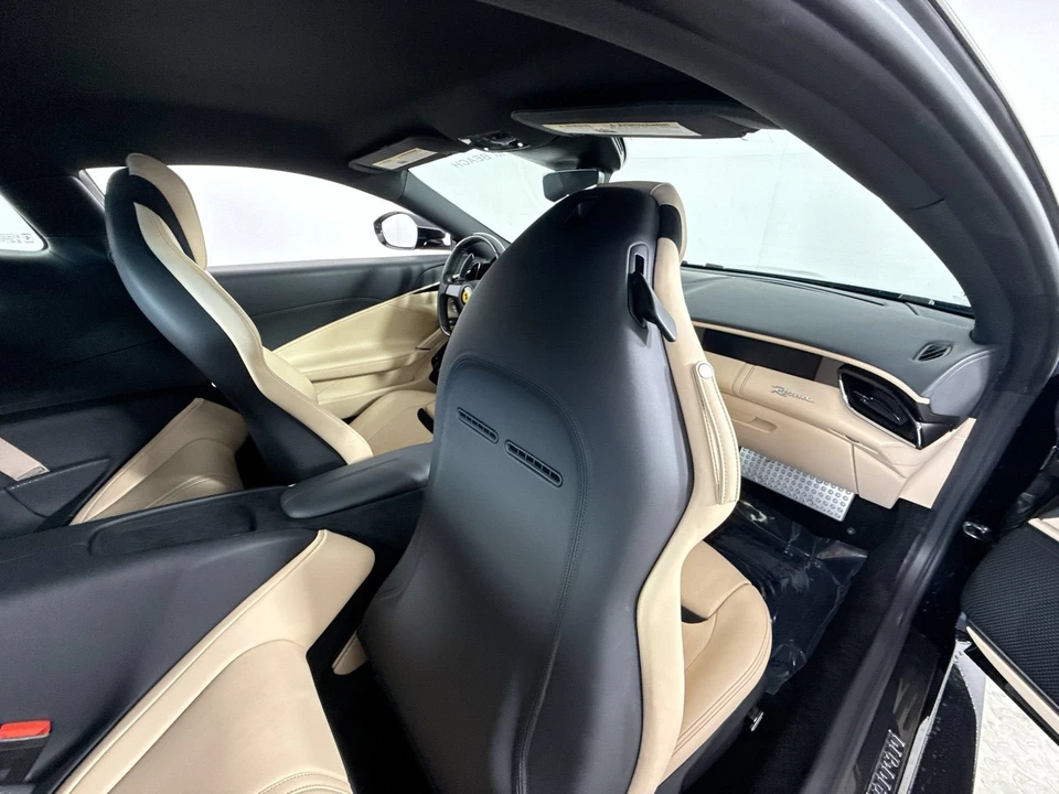 2021 Ferrari Roma - Image 24 of 31
