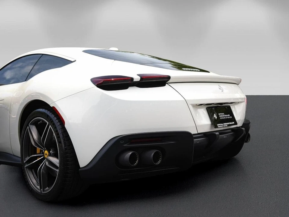 2021 Ferrari Roma - Image 17 of 31