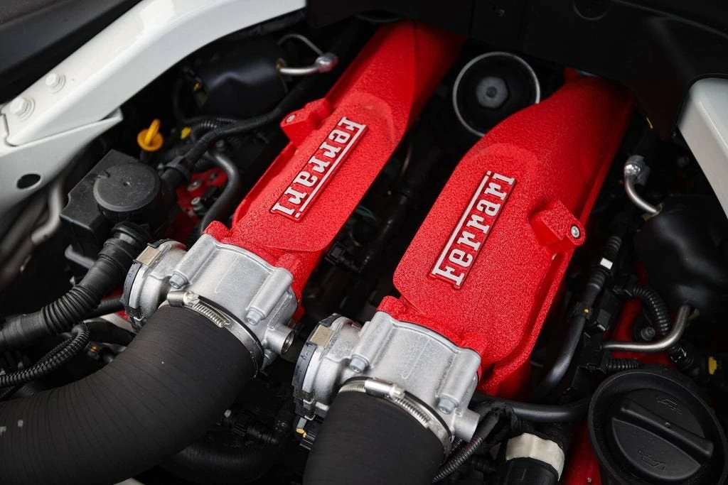 2021 Ferrari Roma - Image 22 of 31