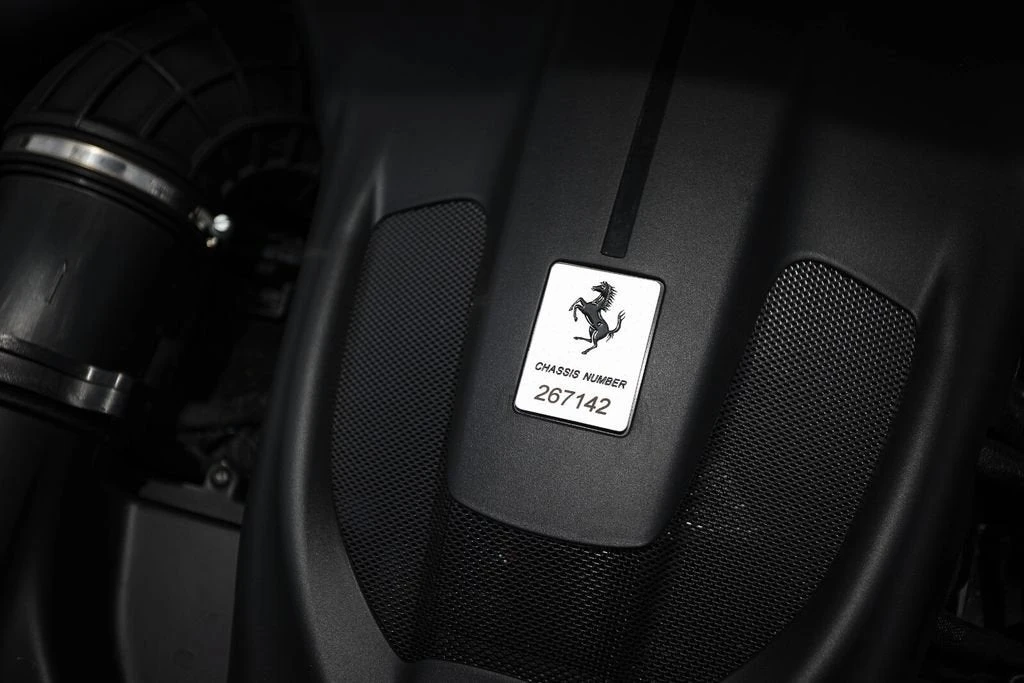 2021 Ferrari Roma - Image 23 of 31