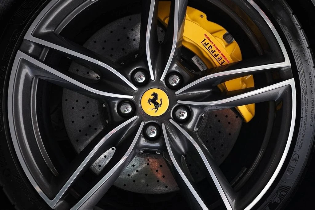 2021 Ferrari Roma - Image 13 of 31