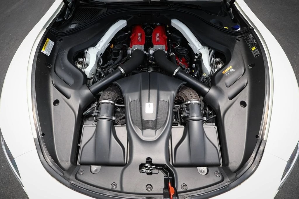 2021 Ferrari Roma - Image 21 of 31