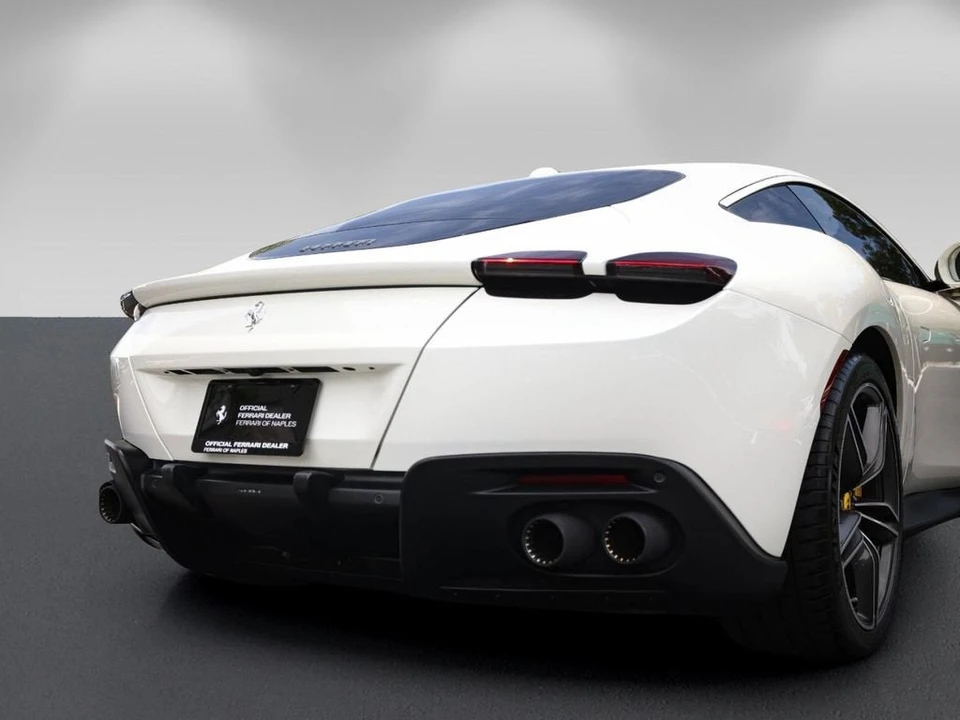 2021 Ferrari Roma - Image 16 of 31