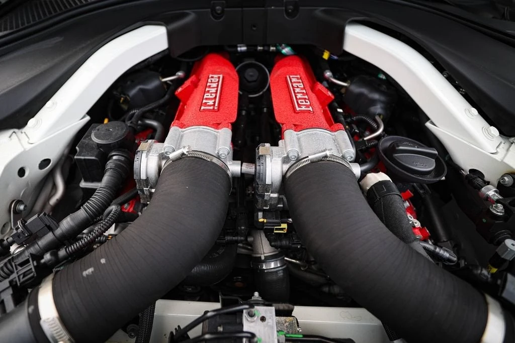 2021 Ferrari Roma - Image 24 of 31