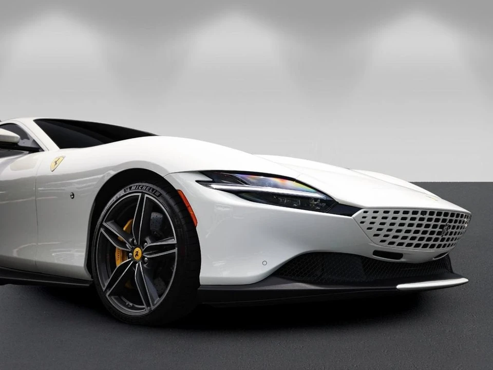 2021 Ferrari Roma - Image 9 of 31