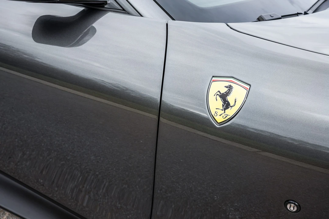 2021 Ferrari Roma - Image 17 of 31