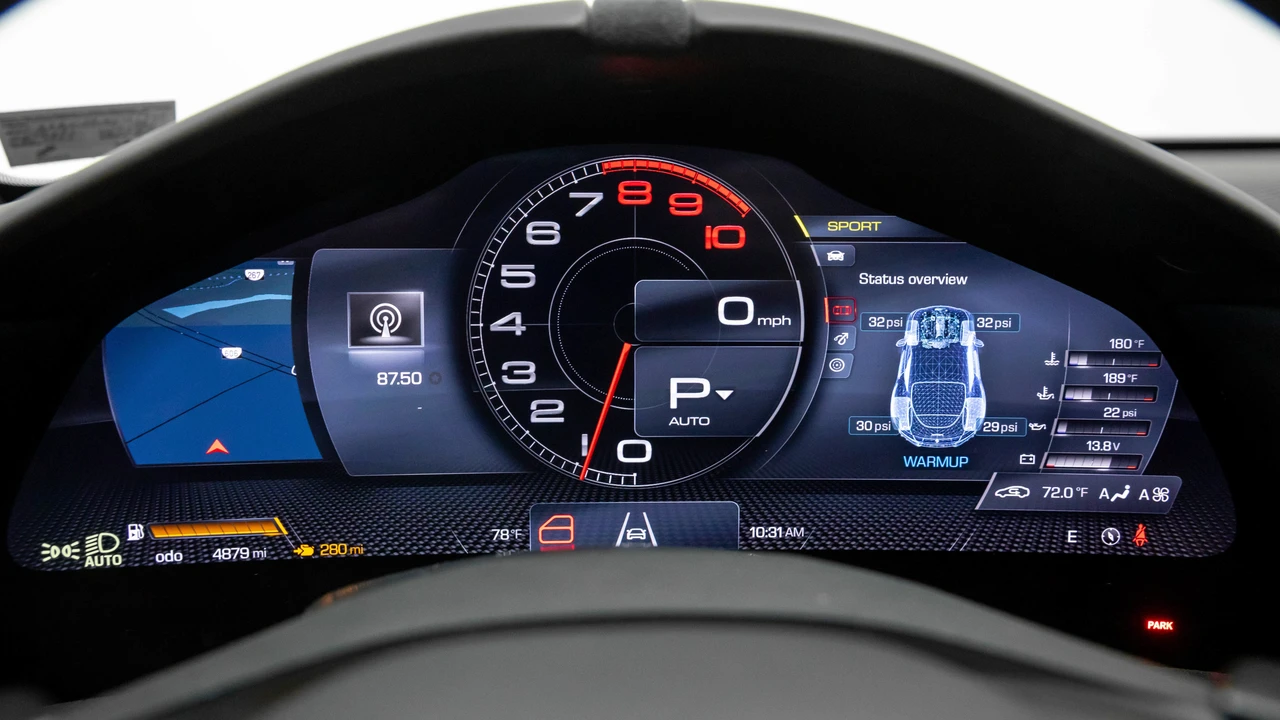 2021 Ferrari Roma - Image 21 of 31