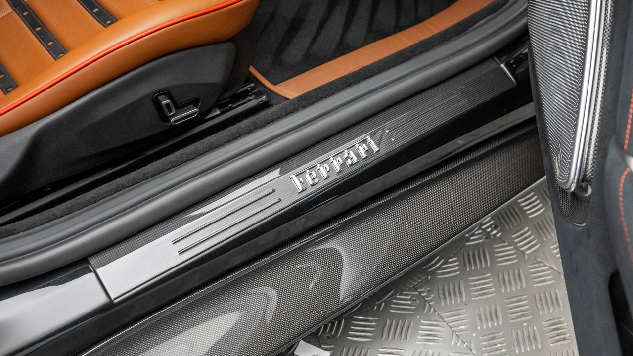 2021 Ferrari Roma - Image 30 of 31